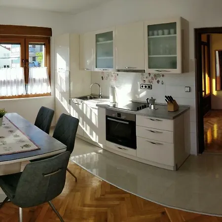 Апартаменты Local Lifestyle