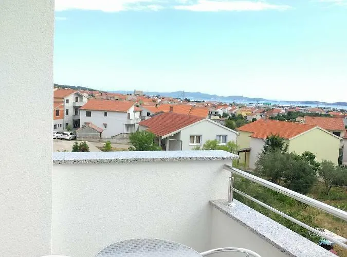 Local Lifestyle Zara